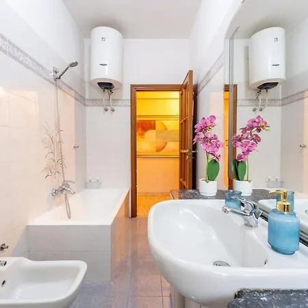 Apartment 7th Floor Terrace - San Giovanni & Colosseum *